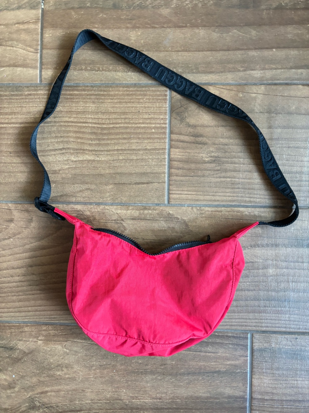 BAGGU Medium Nylon Crescent Bag Red Black Logo Strap Crossbody